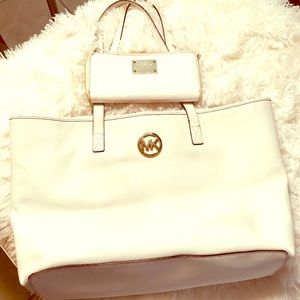 Michael Kors White handbag with large Wallet
